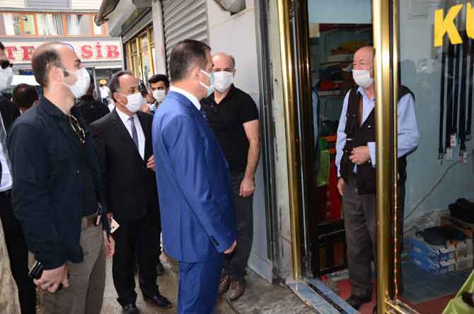 Vali Akbıyık’tan okul ziyareti ve maske denetimi! 12