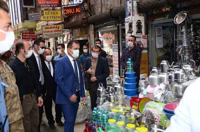 Vali Akbıyık’tan okul ziyareti ve maske denetimi! 13