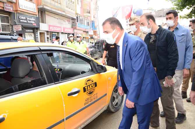 Vali Akbıyık’tan okul ziyareti ve maske denetimi! 16