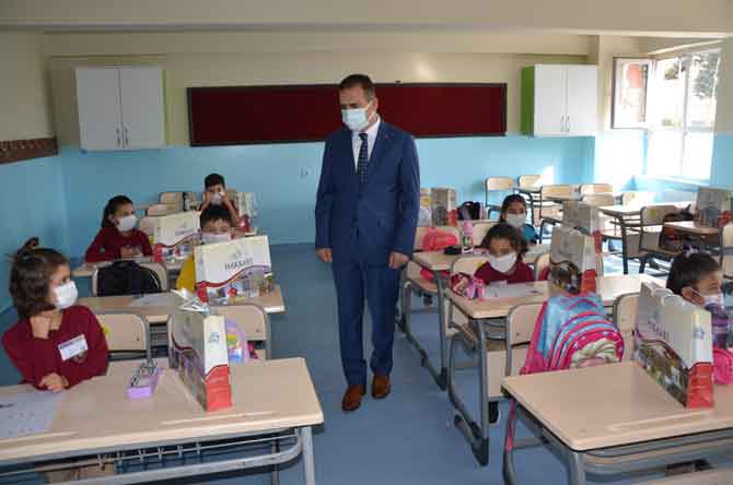 Vali Akbıyık’tan okul ziyareti ve maske denetimi! 4