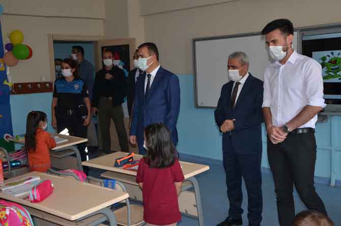 Vali Akbıyık’tan okul ziyareti ve maske denetimi! 6