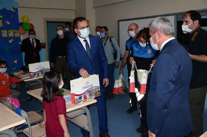 Vali Akbıyık’tan okul ziyareti ve maske denetimi! 7