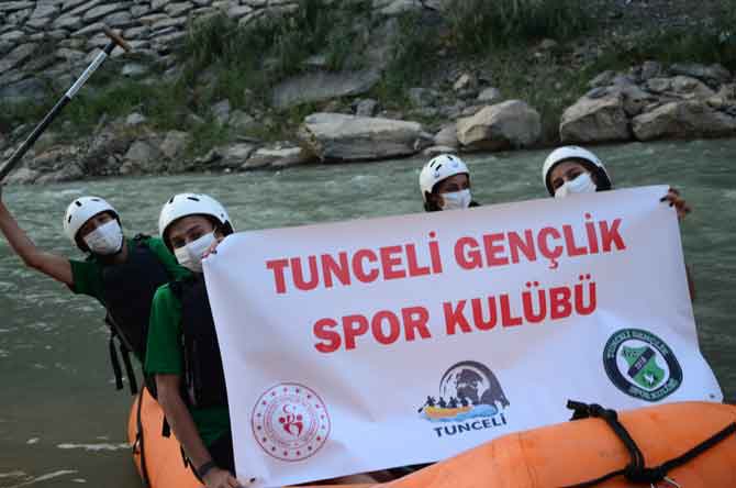 Hakkari'de Rafting şampiyonası başladı 36