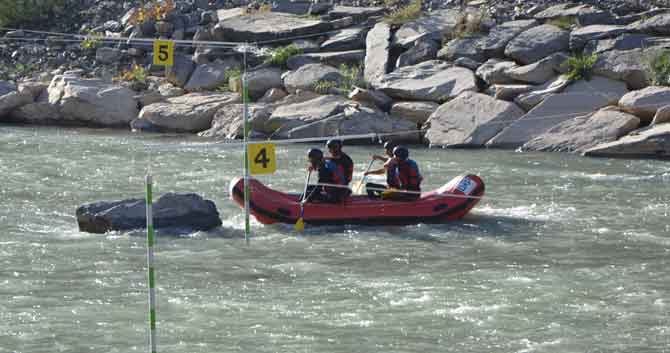 Hakkari'de rafting heyecanı devam ediyor 11