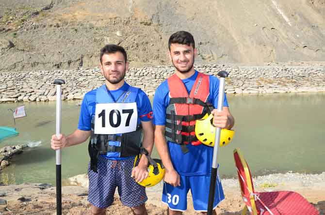 Hakkari'de rafting heyecanı devam ediyor 13