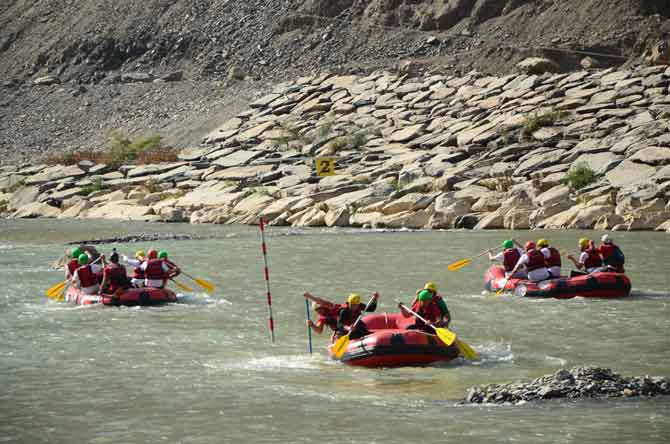 Hakkari'de rafting heyecanı devam ediyor 14