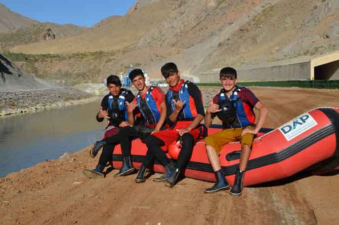 Hakkari'de rafting heyecanı devam ediyor 22