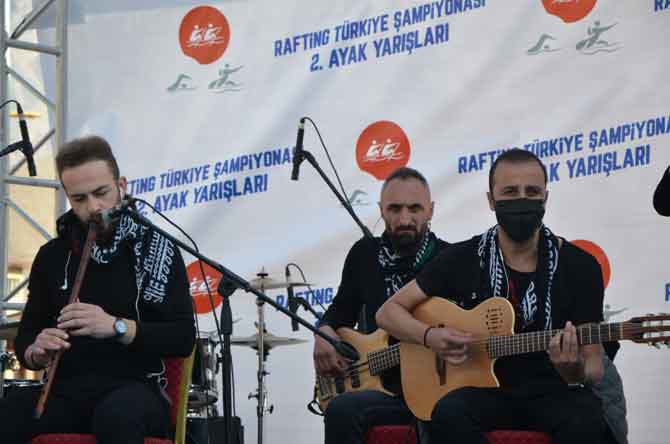 Hakkari'de rafting heyecanı devam ediyor 29
