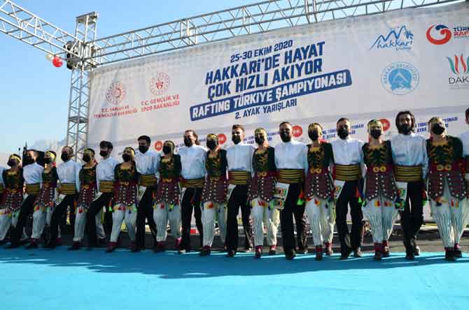 Hakkari'de rafting heyecanı devam ediyor 31