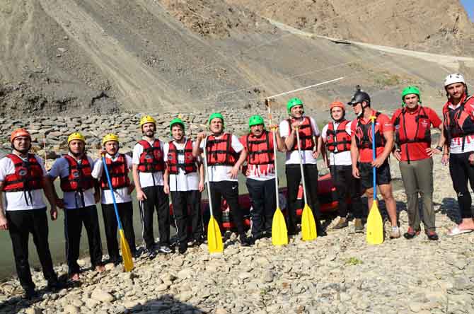 Hakkari'de rafting heyecanı devam ediyor 5