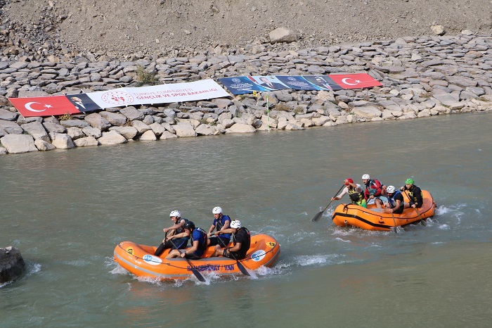 Türkiye Rafting Şampiyonasında sporcular ödüllerini aldı 2