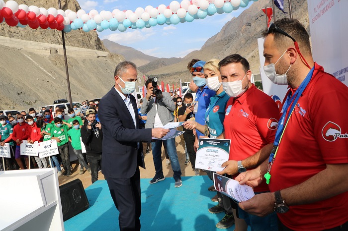 Türkiye Rafting Şampiyonasında sporcular ödüllerini aldı 32