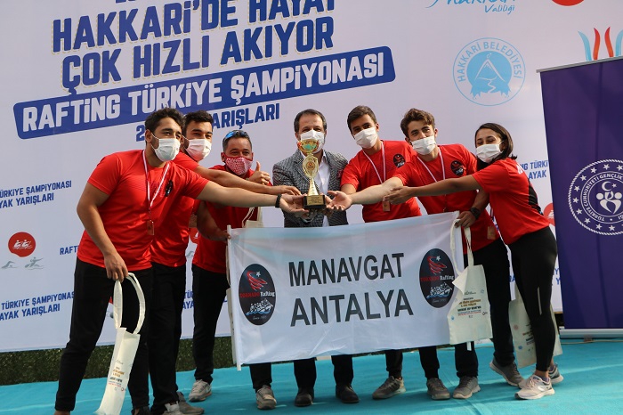 Türkiye Rafting Şampiyonasında sporcular ödüllerini aldı 38