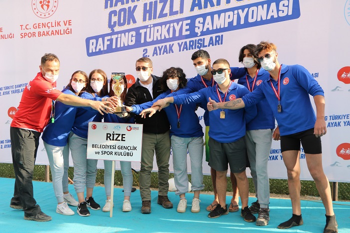 Türkiye Rafting Şampiyonasında sporcular ödüllerini aldı 44