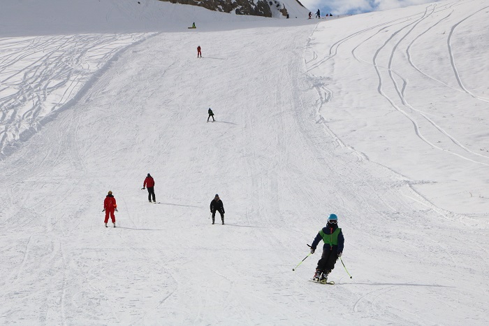 Hakkari'de kayak sezonu açıldı 15