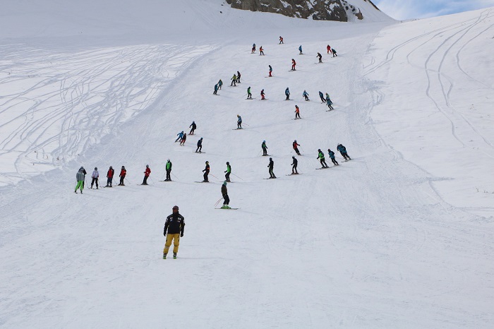 Hakkari'de kayak sezonu açıldı 2