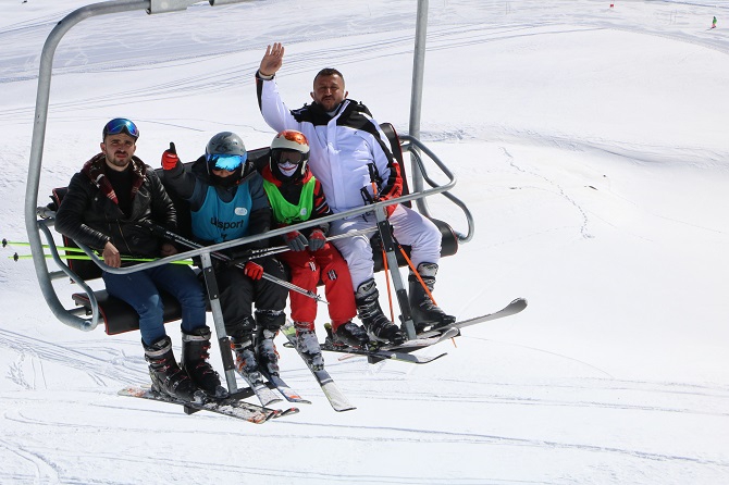 Hakkari kayak merkezine yoğun ilgi 35