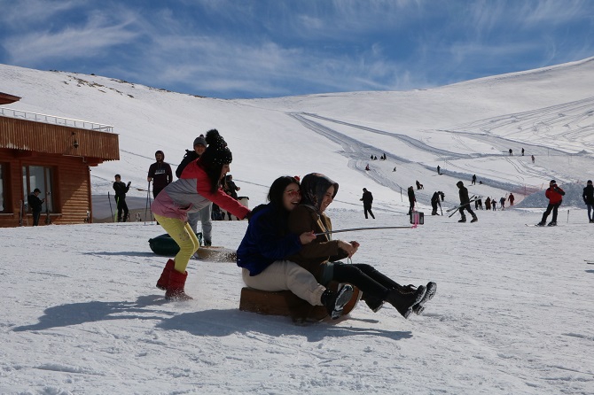 Hakkari kayak merkezine yoğun ilgi 5