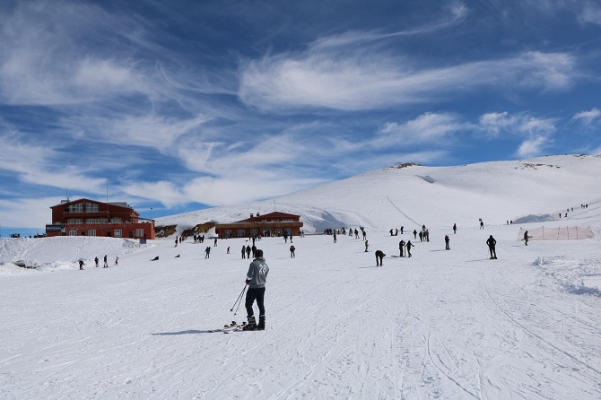 Hakkari kayak merkezine yoğun ilgi 6