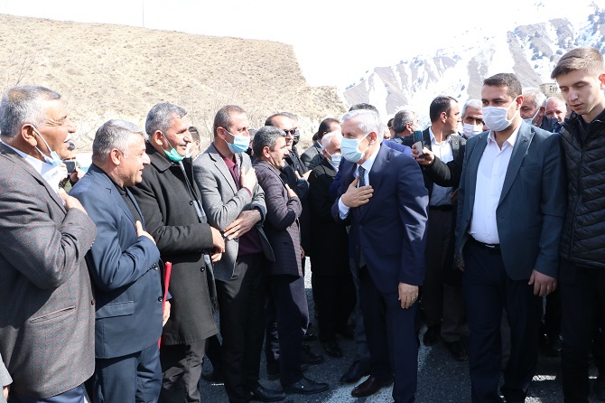 Ak Parti Hakkari il başkanı Özbek böyle karşılandı 13