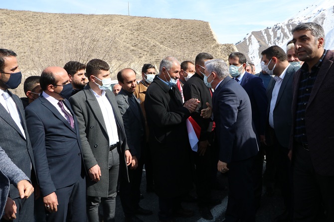 Ak Parti Hakkari il başkanı Özbek böyle karşılandı 14