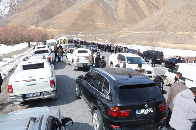 Ak Parti Hakkari il başkanı Özbek böyle karşılandı 2