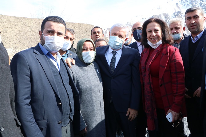 Ak Parti Hakkari il başkanı Özbek böyle karşılandı 21