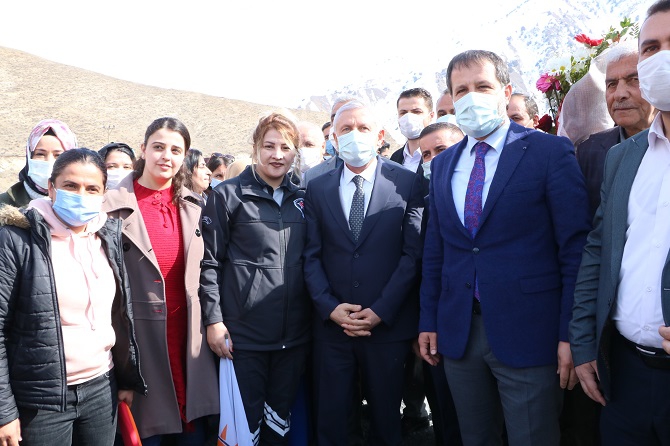 Ak Parti Hakkari il başkanı Özbek böyle karşılandı 28