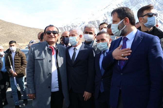 Ak Parti Hakkari il başkanı Özbek böyle karşılandı 30