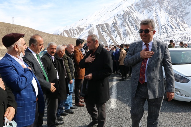 Ak Parti Hakkari il başkanı Özbek böyle karşılandı 32