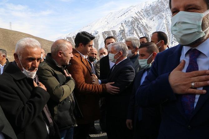 Ak Parti Hakkari il başkanı Özbek böyle karşılandı 33