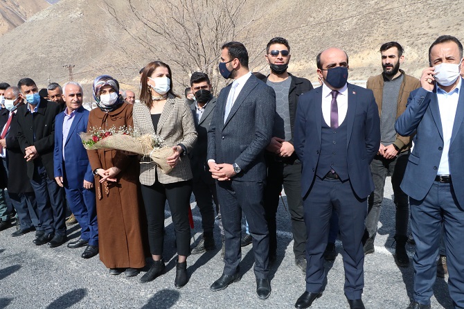 Ak Parti Hakkari il başkanı Özbek böyle karşılandı 4