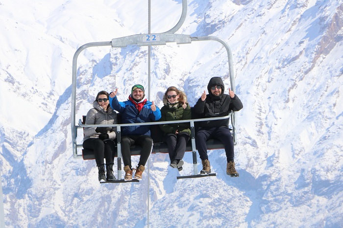 Hakkarililer hafta sonu kayak merkezine akın etti 12