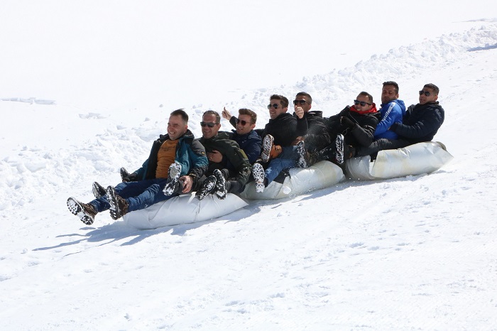 Hakkarililer hafta sonu kayak merkezine akın etti 15