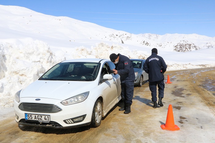Hakkarililer hafta sonu kayak merkezine akın etti 16