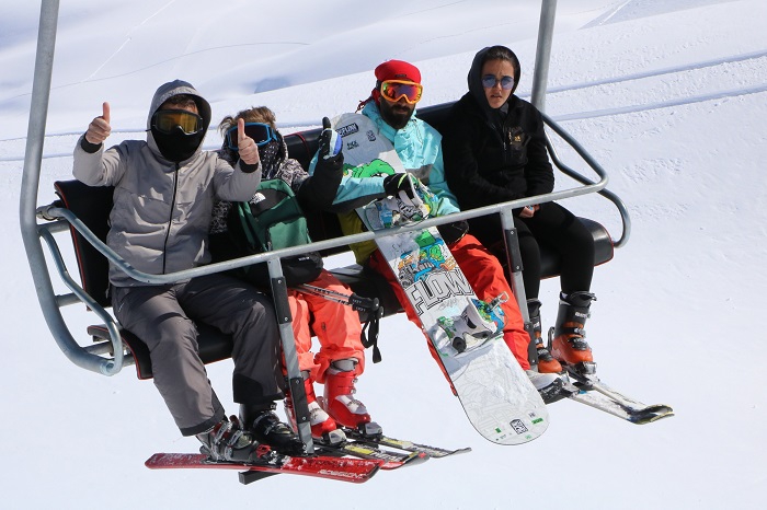 Hakkarililer hafta sonu kayak merkezine akın etti 17