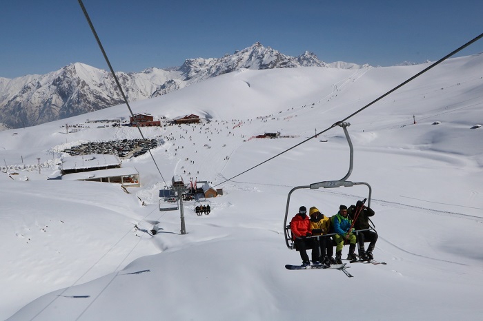 Hakkarililer hafta sonu kayak merkezine akın etti 2