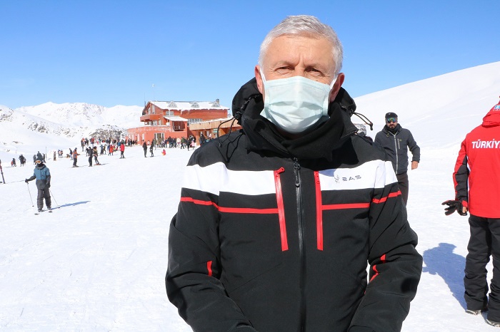 Hakkarililer hafta sonu kayak merkezine akın etti 23