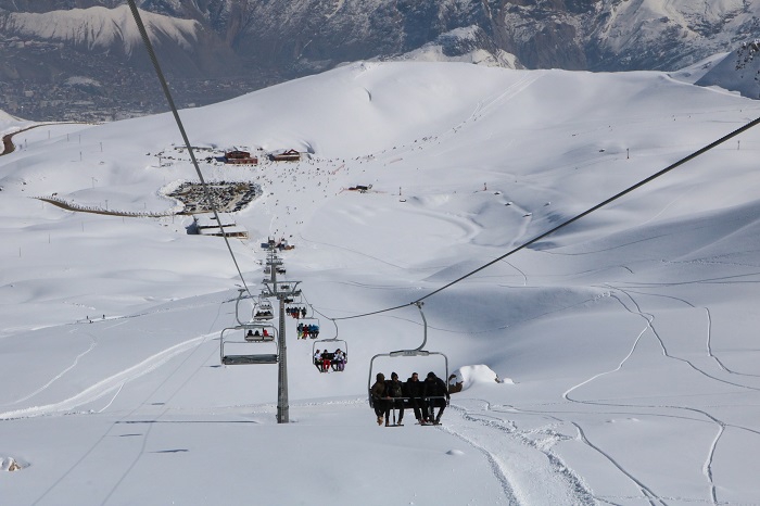 Hakkarililer hafta sonu kayak merkezine akın etti 3