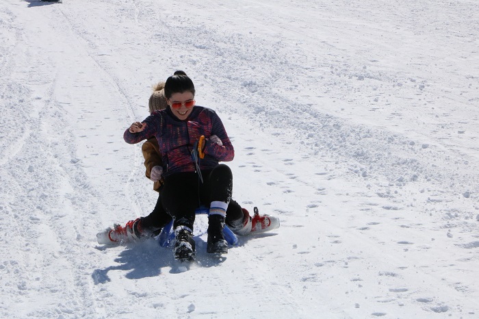 Hakkarililer hafta sonu kayak merkezine akın etti 34