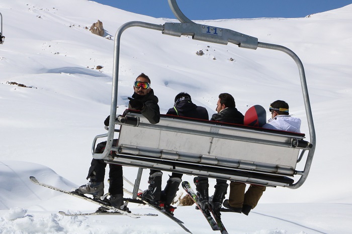 Hakkarililer hafta sonu kayak merkezine akın etti 44