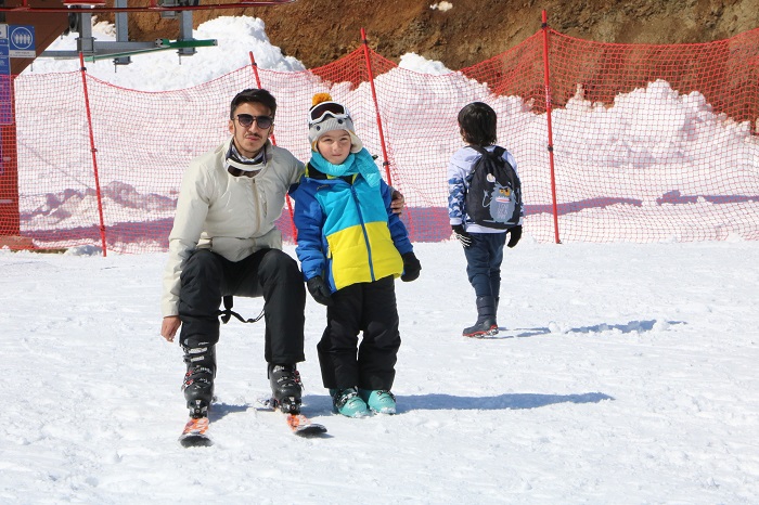 Hakkarililer hafta sonu kayak merkezine akın etti 45