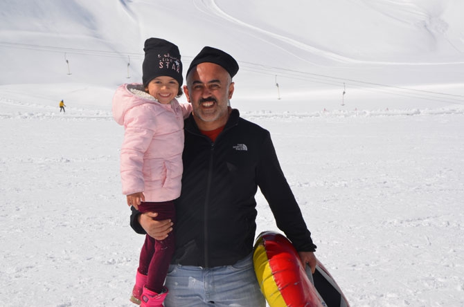 Hakkarililer hafta sonu kayak merkezine akın etti 51