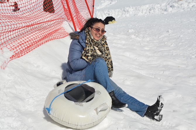 Hakkarililer hafta sonu kayak merkezine akın etti 52