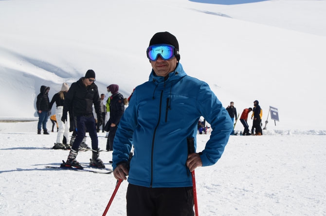 Hakkarililer hafta sonu kayak merkezine akın etti 55