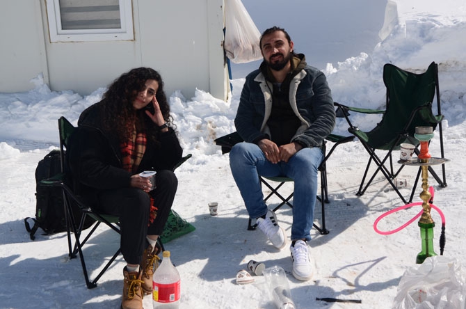 Hakkarililer hafta sonu kayak merkezine akın etti 57