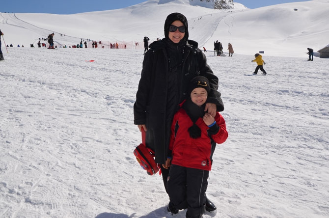 Hakkarililer hafta sonu kayak merkezine akın etti 62