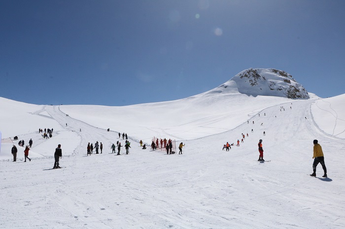 Hakkarililer hafta sonu kayak merkezine akın etti 9