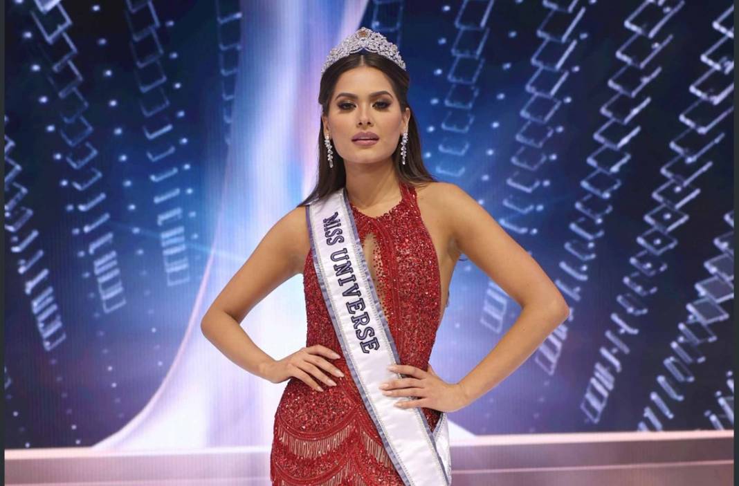 Kainat Güzellik Yarışması'nda tacın sahibi Meksika güzeli 1