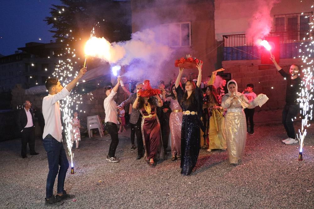 Özbek Ailesinin mutlu günü 17